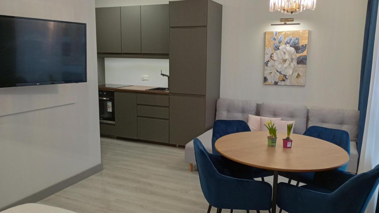 Manu Park Z Garazem Centrum Apartment