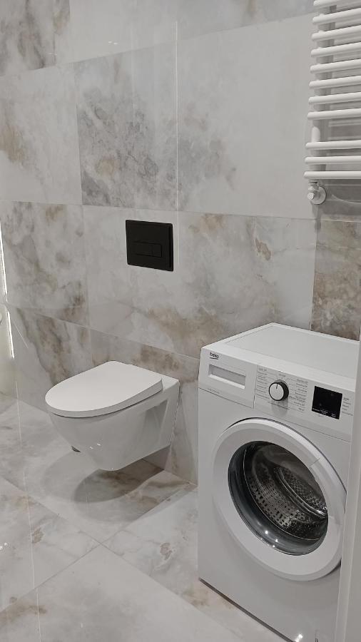 Apartment Manu Park Z Garazem Centrum