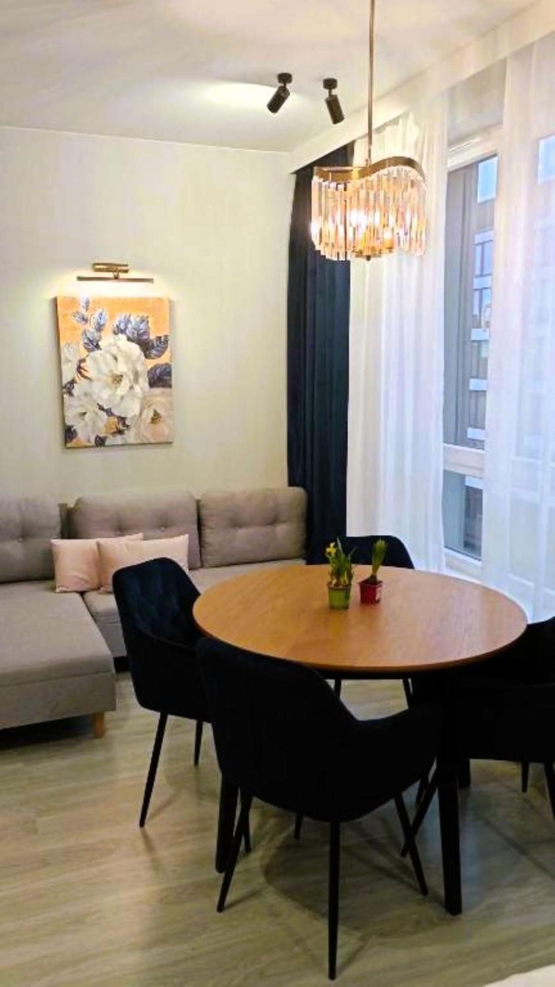 Manu Park Z Garazem Centrum Apartment